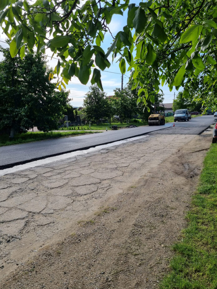 Lucrările de modernizare ale unei străzi din Bâlteni, aproape finalizate