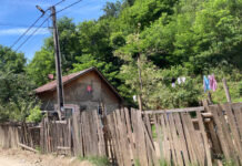 Arestată după ce și-a înjunghiat soțul în propria locuință!