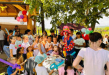 Ziua Copilului, sărbătorită în curtea bisericii din Țicleni