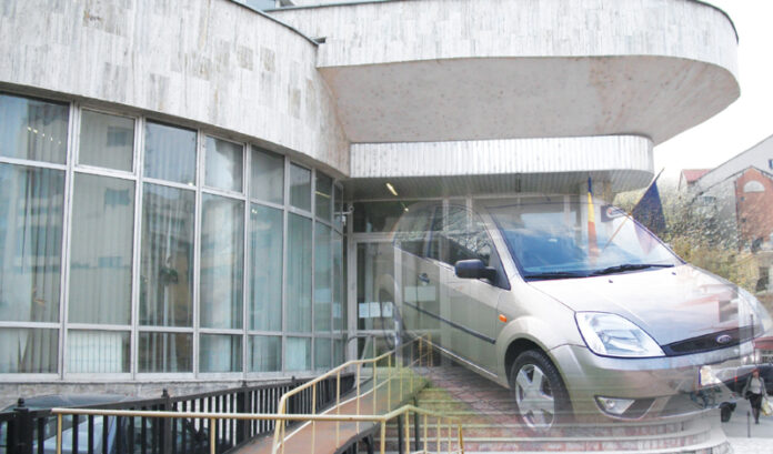 Autoturisme Ford și Audi, vândute de finanțiștii gorjeni la prețuri modice