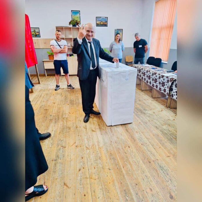 Primarul din Plopșoru a fost primul cetățean al comunei care a votat