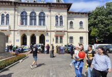 Piața Prefecturii, luată cu asalt de sute de micuți. Surprize din partea structurilor MAI