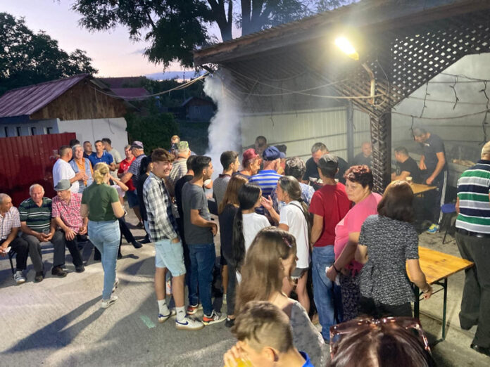 f08285f7-c9a7-4efc-a82e-9dbd591c9853