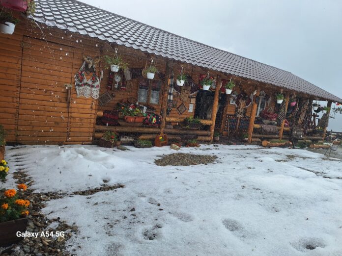 Covor de gheață pe Transalpina: ”S-a dezlănțuit natura!”