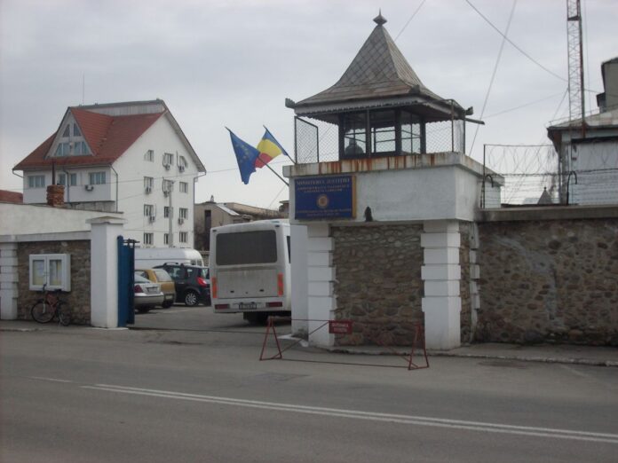 Încarcerați în Penitenciarul Târgu Jiu pentru trafic de minori și proxenetism