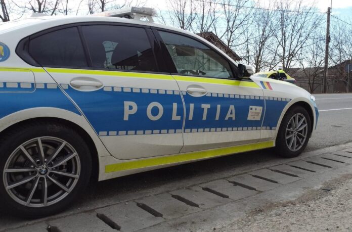 Târgu Jiu: O femeie a tăiat cauciucurile de la 10 mașini de poliție