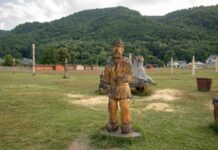 Începe o nouă ediție a Taberei de sculptură în lemn de la Polovragi