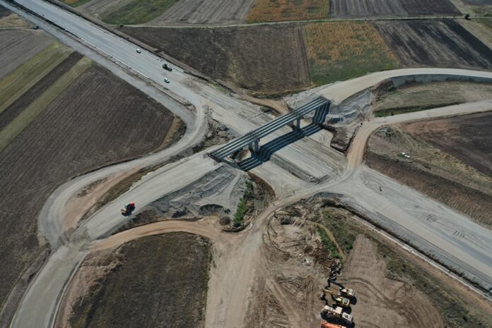 Ciolacu a verificat lucrările pe drumul expres Craiova-Piteşti