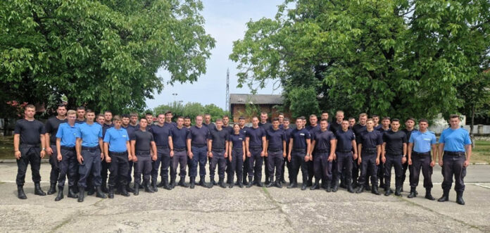 Elevi de la școlile militare din țară, în practică la Jandarmeria Gorj