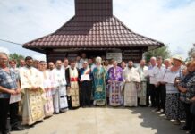 Slujba de resfinţire şi oficierea Sfintei Liturghii Arhiereşti la Biserica din Parohia Calapăru, comuna Borăscu – ,,Astăzi, ne-am rugat la Dumnezeu, ca să sfinţească biserica aceasta, să sfinţească pe toţi cei care intră în ea, iar, Dumnezeu să împlinească toate cererile noastre”!