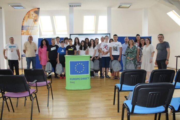 Echipe ale unor școli din Gorj, premiate la concursul Euro Quiz