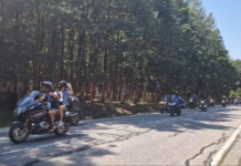 VIDEO: Paradă a motocicliștilor la Peștera Muierilor
