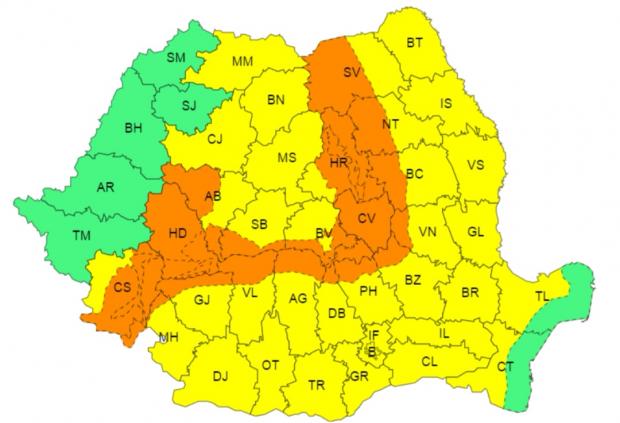Avertizări meteo de ploi și vijelii