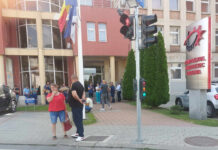 Un miner de la Cariera Lupoaia mai avea 22 de zile până la pensionare, însă nu i-a mai fost prelungit contractul de muncă. ,,S-au îmbătat și probabil jucau țintarul cu noi!”