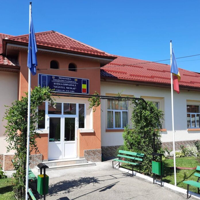 Școli din Gorj, decorate de Iohannis