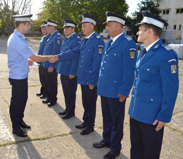 26 de jandarmi gorjeni, avansați în grad