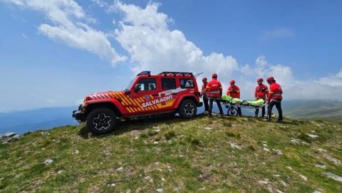 A făcut stop cardiac în drumeție. Medicul ajuns cu elicopterul nu a mai putut face nimic să-l salveze