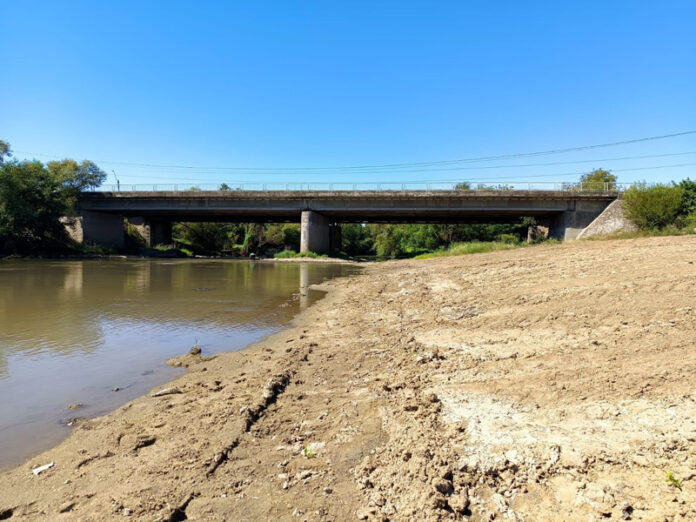 Scade rezerva de apă a României. Restricții în 628 de localități. Jiul, sub debitul minim