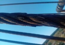 Probleme la o altă carieră a CEO. Cablul unui excavator riscă să se rupă