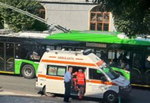 Târgu Jiu: O angajată a unei firme de pază a leșinat. Jandarmul de la Prefectură a intervenit urgent