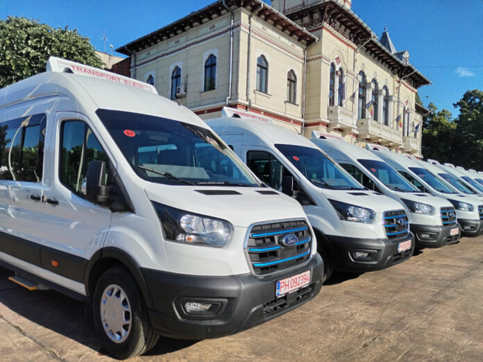 22 de microbuze achiziționate de autoritățile județene au trecut în patrimoniul primăriilor