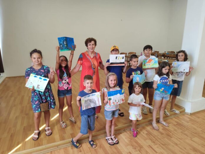 Lecții despre preistorie pentru zeci de copii, la Muzeul Județean