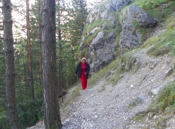 Gorjul de sub munte – HOINAR PRIN LUMEA CARSTULUI GORJEAN