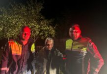 Bătrână rătăcită pe câmp, găsită de polițiști