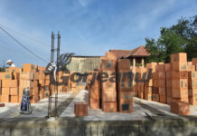 Casă reconstruită de la zero pentru o mamă cu trei copii