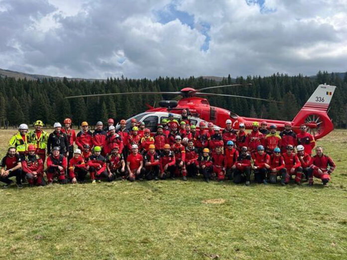 8b712903-f0fb-4d2d-999f-22aef659d77a