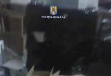 VIDEO: Percheziții în Gorj. Vindeau detergent contrafăcut