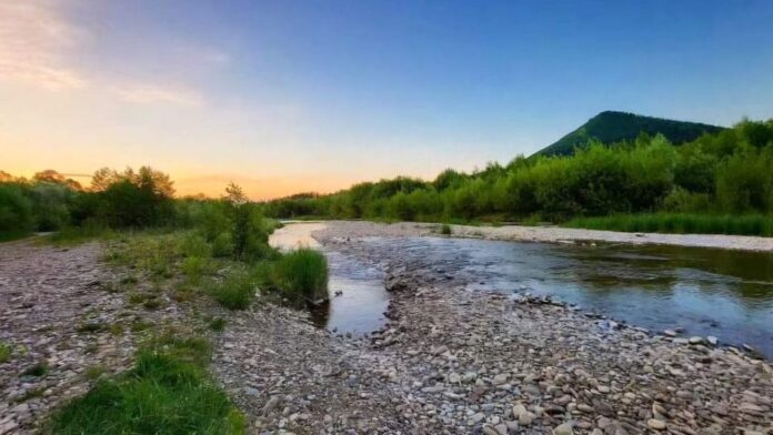 Hidrologii: Secetă prelungită, inundații și viituri rapide