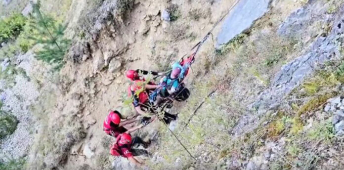 Femeie de 70 de ani, cu multă experiență pe munte – anevrism în timp ce escalada un versant din Cheile Galbenului