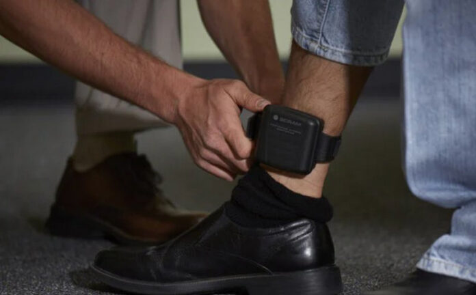 Agresorii din Gorj, monitorizați cu brățări electronice