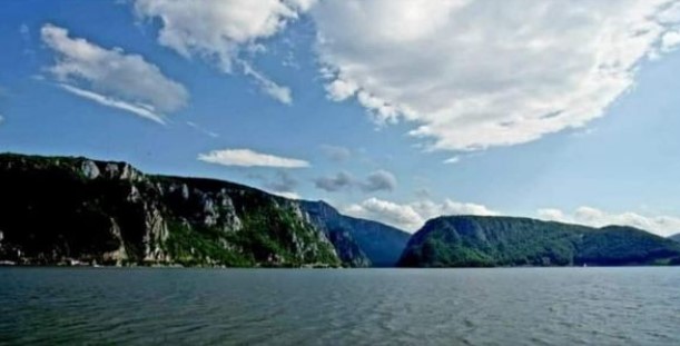 Dunărea va avea un debit de 9.500 mc/s. Viitura, așteptată în 10 zile