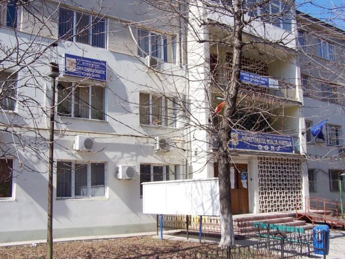 Câteva mii de dascăli din județ vor beneficia de primele de carieră