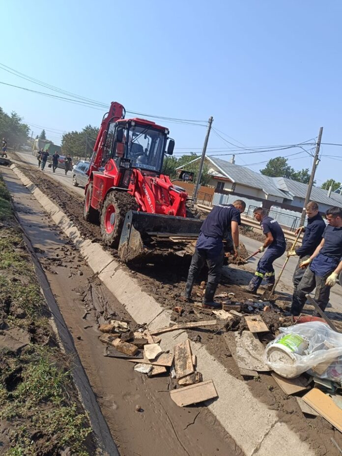 Alți 52 de pompieri militari din Gorj au plecat la Galați