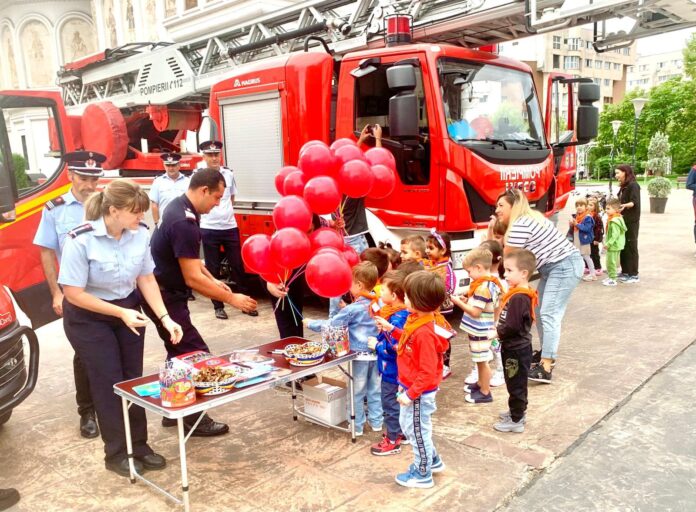 FOTO| Salvatorii ISU, zi plină în Piața Prefecturii Gorj!
