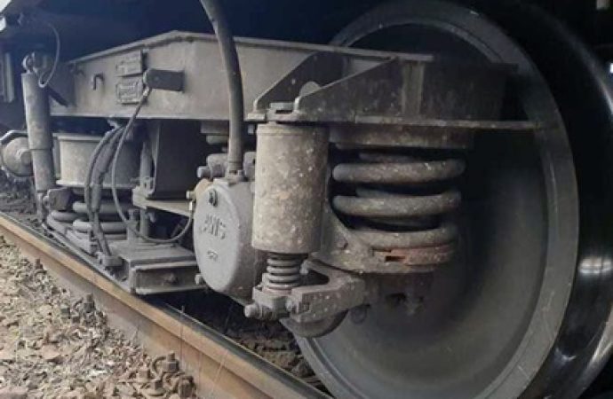 Locomotivă deraiată la Turceni