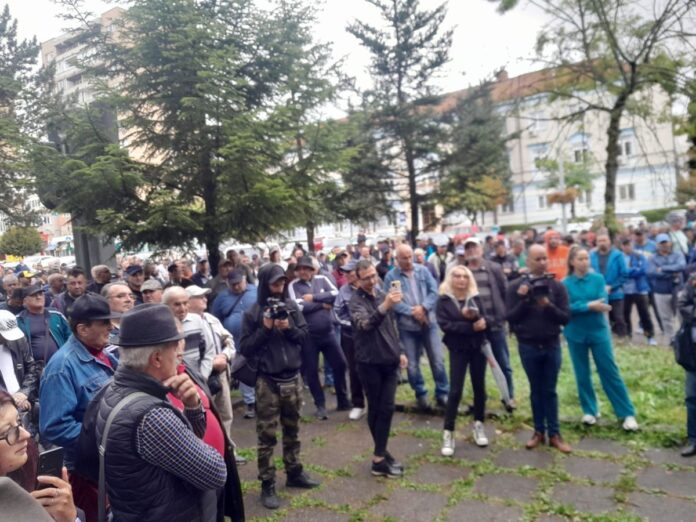 Proteste la Petroșani, Târgu Jiu și București