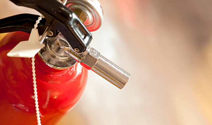 CEO dă peste 60.000 de euro pentru stingătoare