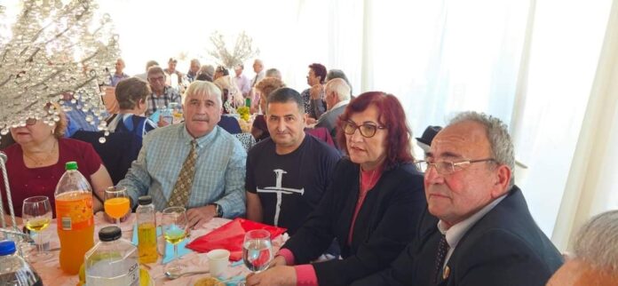 0ff2c910-0934-4387-9278-af9d877ea5cb