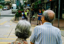 Statul ia măsuri după 24 de ani în favoarea vârstnicilor – 71 de centre de îngrijire, prin PNRR