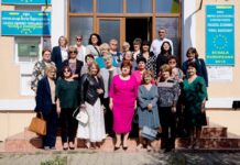 Târgu-Jiu, Colegiul Economic «Virgil Madgearu», 20 sept 2024 O revedere distinsă şi emoţionantă, la 40 de ani de la absolvirea liceului (promoţia 1984)(II) – ,,Timpul care cerne şi discerne face ca noi, oamenii, să fim exemplare unice în devenire! Orice reîntâlnire este mai mult decât un remember”!