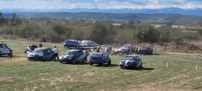 e1d396e9-7180-4b54-a744-f670459280a1