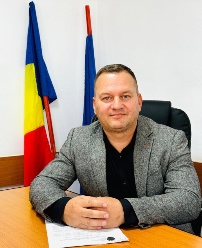 El este viceprimarul orașului Rovinari!