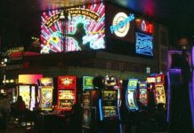 TOP CINCI superstiții în care cred cei care joacă la păcănele. Ultima te va lua prin surprindere!