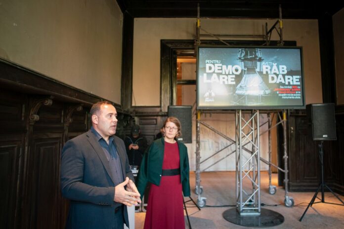 Campanie de donații prin SMS pentru sprijinirea proiectelor derulate de Ambulanța pentru Monumente