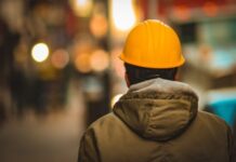 Legea care îi vizează pe toți salariații, promulgată