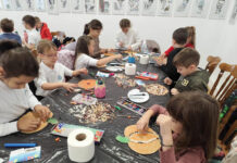 Zeci de copii, la atelierele de la Muzeul Județean
